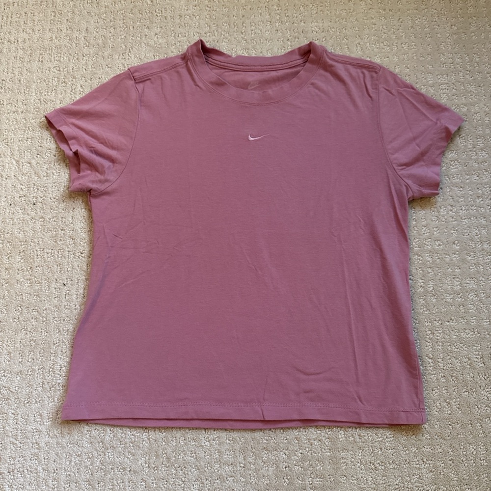 Nike Women's Mauve Short Sleeve Tee